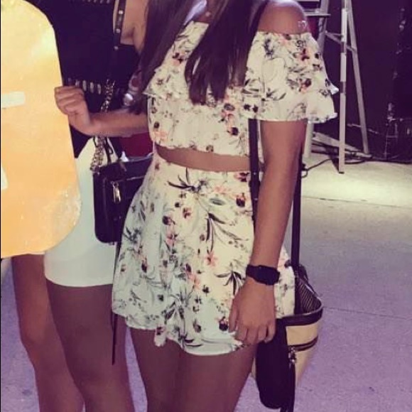 Floral set! Never worn (mine isn’t the pic above) - Picture 2 of 2